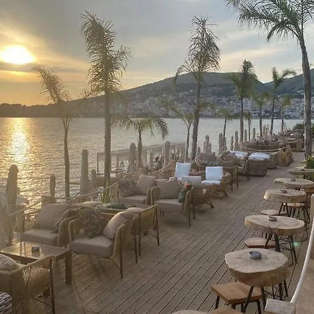 Barracuda View * Sarandë