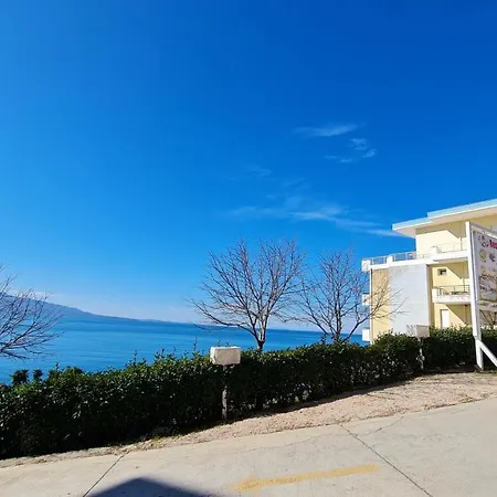 Barracuda View Apartment *